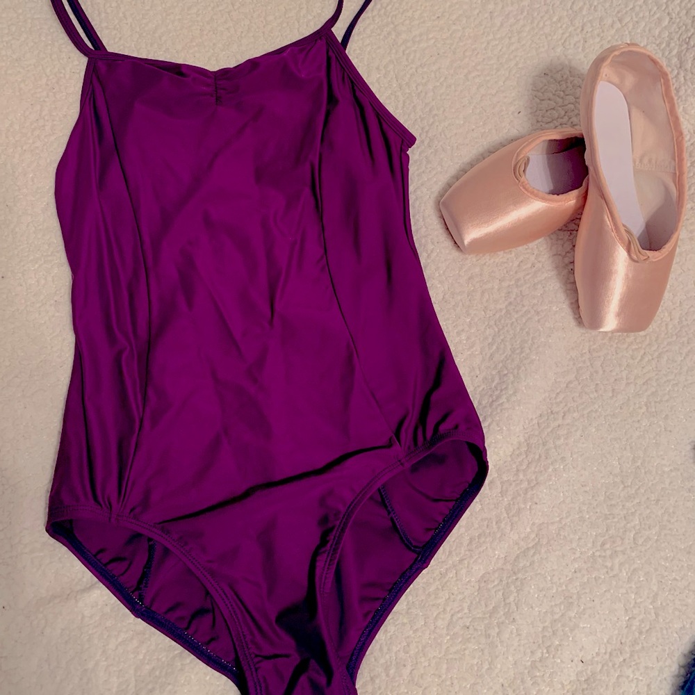 Plum nylon leo that’s is practically new